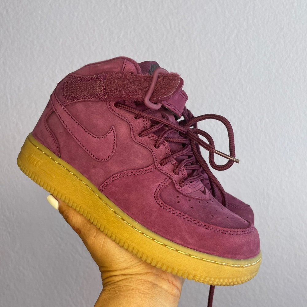 Nike mid top 2Y auburn suede shoe